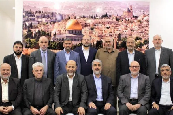 اتفاق سلام غزة يدخل مرحلته الأخطر: ترتيبات خروج قيادات حماس ونزع السلاح مقابل إعادة الإعمار